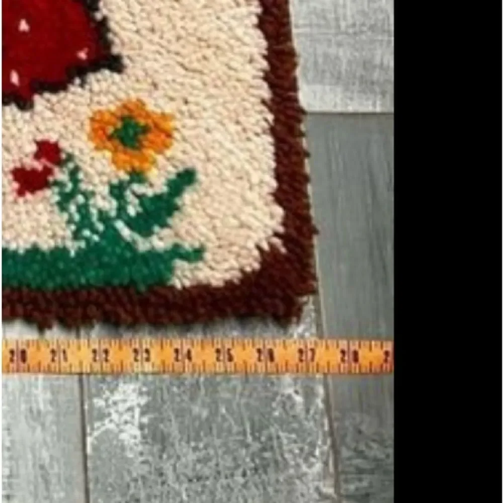 Vtg 70s Rug shaggy 28” Large grandma latch hook Boy Girl Knitting hanging art
